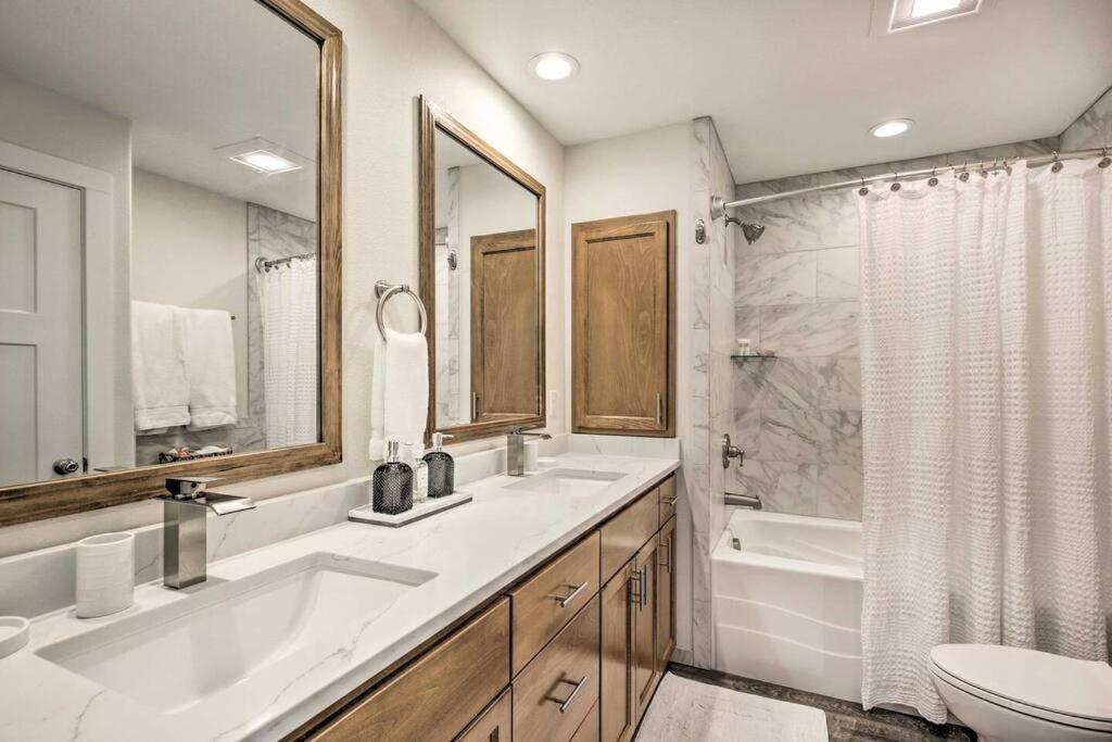 Modern Oregon Retreat W/ Deck, Hot Tub, Ocean View ديبو باي المظهر الخارجي الصورة